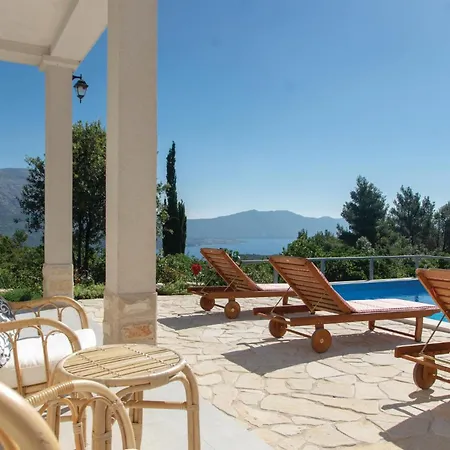 Сasa de vacaciones Three-bedroom In *